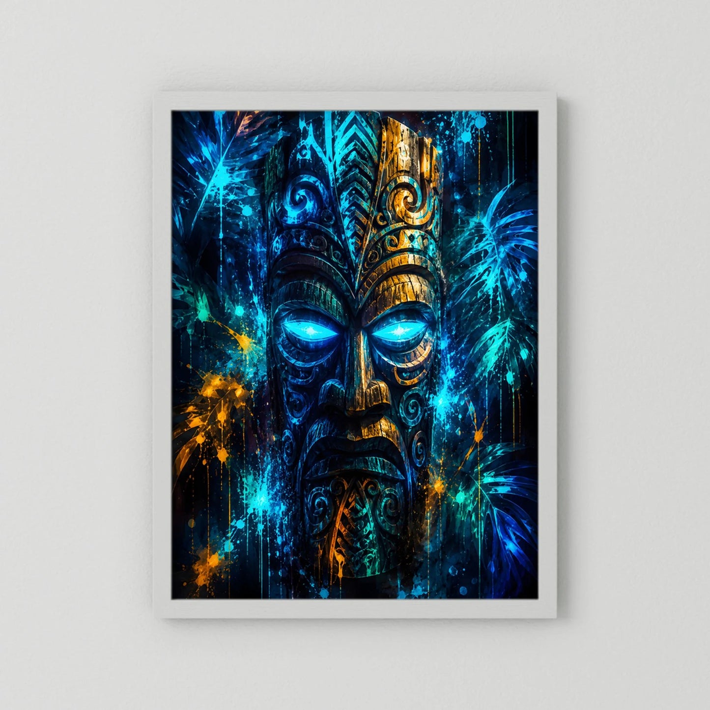 Hochformatiges Poster mit leuchtender Tiki-Maske in Blau, Türkis und Gold im weißen Rahmen