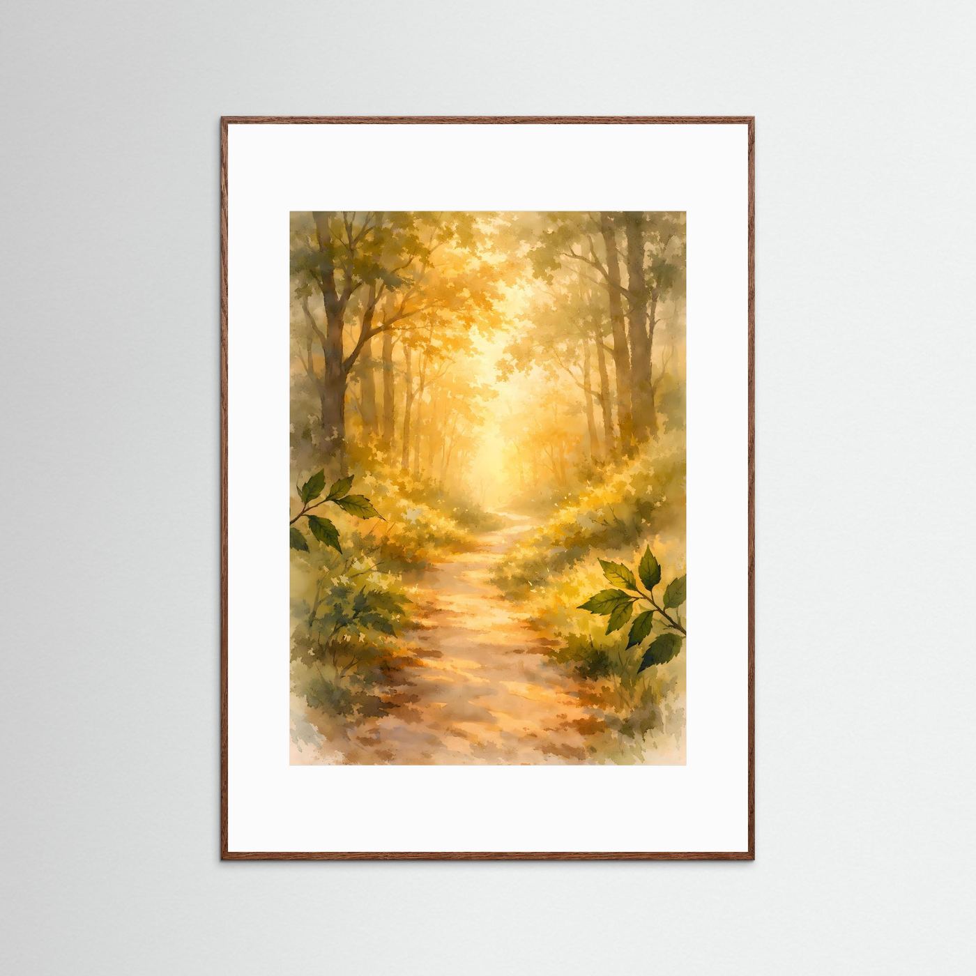 Natur-Kunstposter mit Aquarell-Waldweg, goldgelb & grün, brauner Holzrahmen im Hochformat