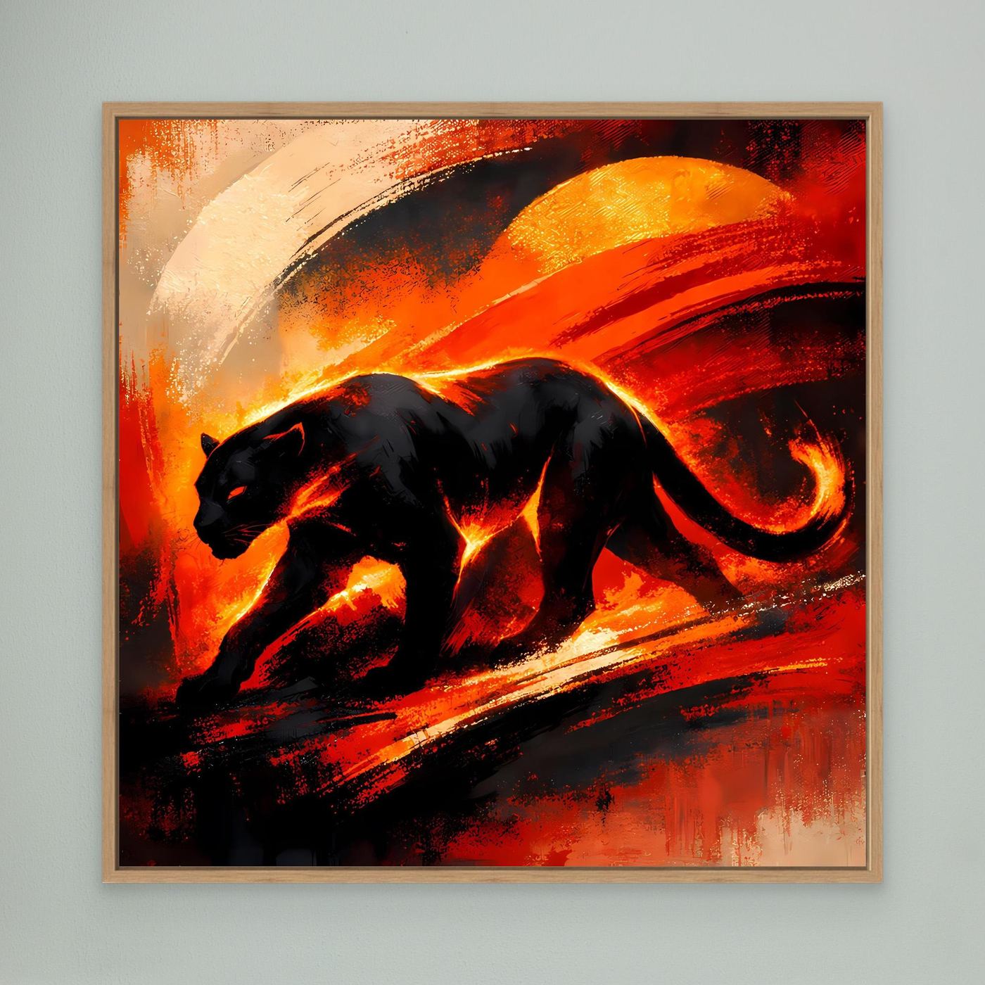 Leinwandbild mit schwarzem Panther in abstraktem Feuerrot im Eichenrahmen