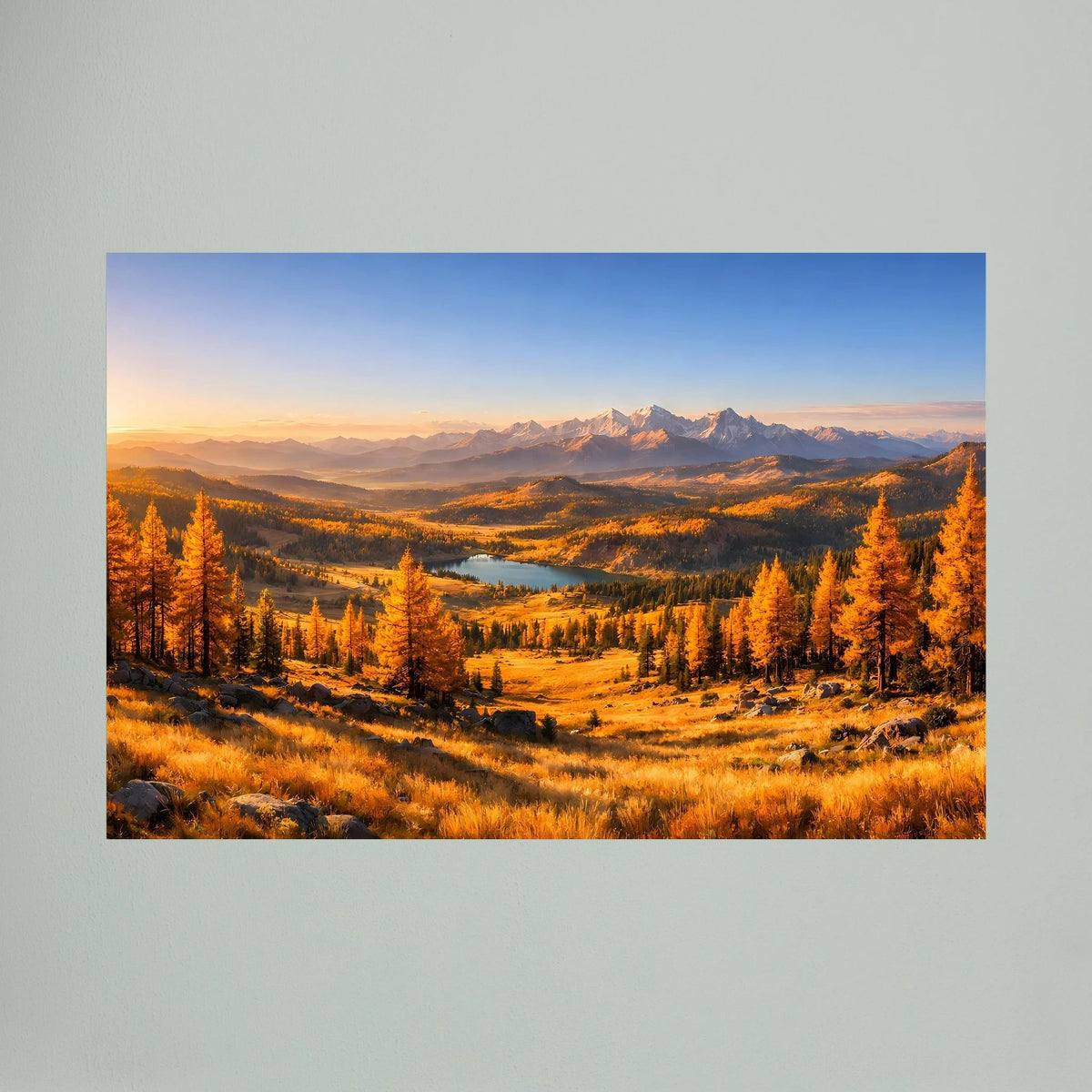 Wandbild im Querformat: Herbstliches Bergtal mit goldenen Wäldern, Fluss und Bergpanorama
