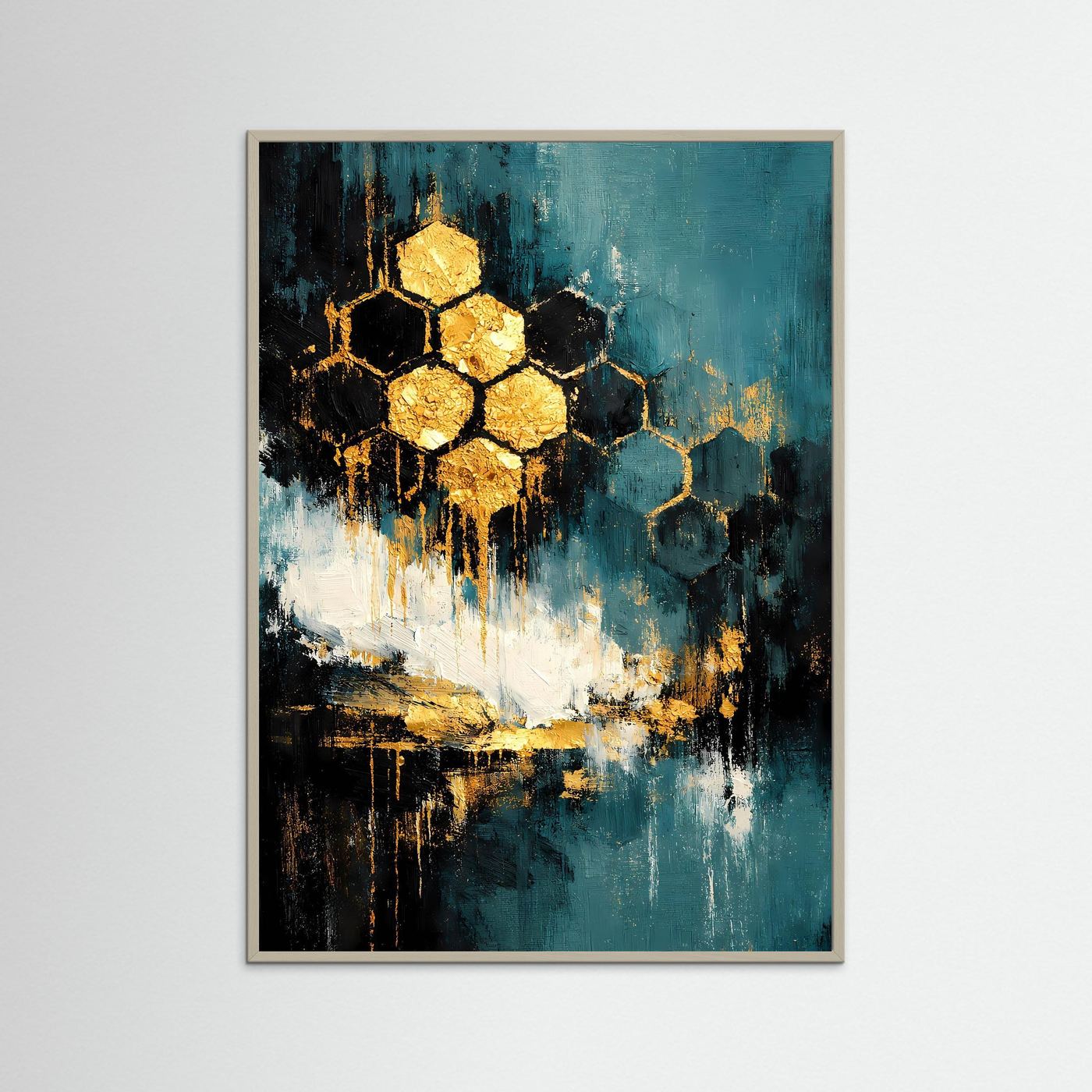 Abstraktes Waben-Kunstposter: goldene Hexagons in Petrol und Schwarz, braun gerahmt