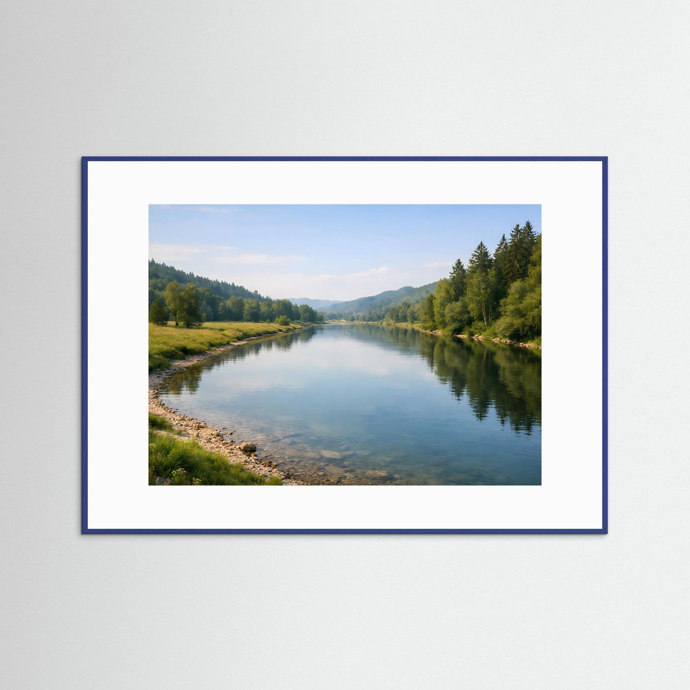 Idyllische Flusslandschaft im Sommer | Grüne Natur & ruhiges Wasser – Landschaftliche Wandkunst