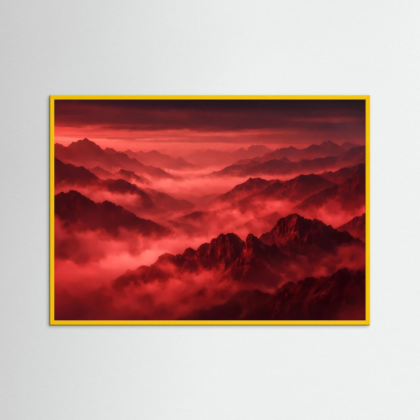 Wandbild mit rotem Nebel über Berggipfeln im Rahmen, gelber Rand