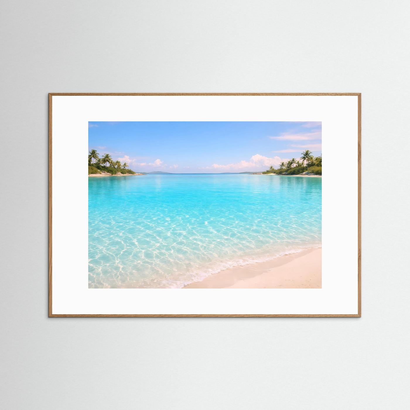Strand-Poster im mittelbraunen Holzrahmen mit türkisfarbenem Meer, Sandstrand und Palmenpanorama