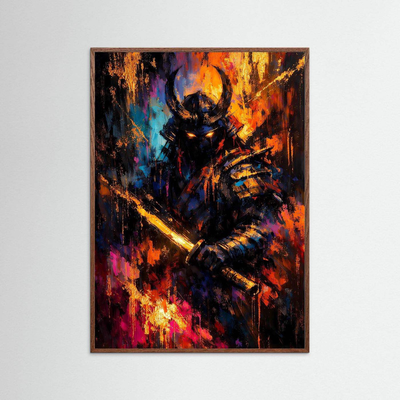 Samurai-Kunstposter im Hochformat mit glühendem Schwert und abstrakten Farbspritzern, dunkler Holrahmen