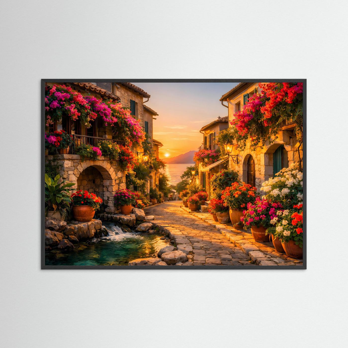 Gerahmtes Wandbild: mediterrane Gasse mit Blumen und Bach bei Abenddämmerung, schwarzer Rahmen