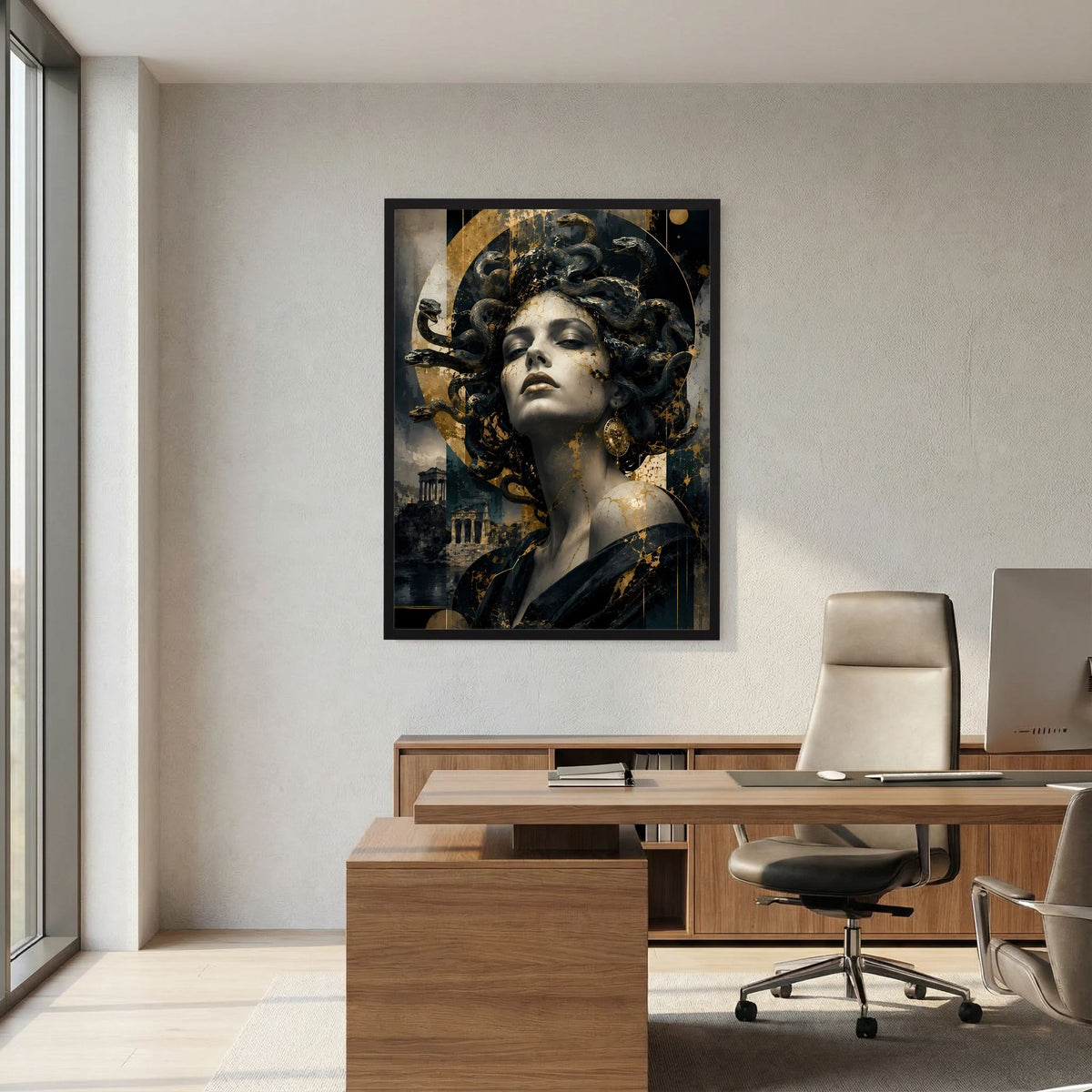 Wandposter im Hochformat: Frau mit Schlangenhaar, dunkler Hintergrund und goldene Kreise