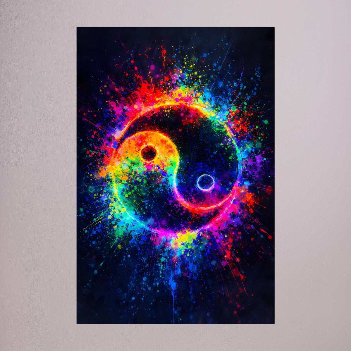 Hochformat-Poster im Nahfokus mit leuchtendem Yin-Yang in Regenbogenfarben auf dunkel