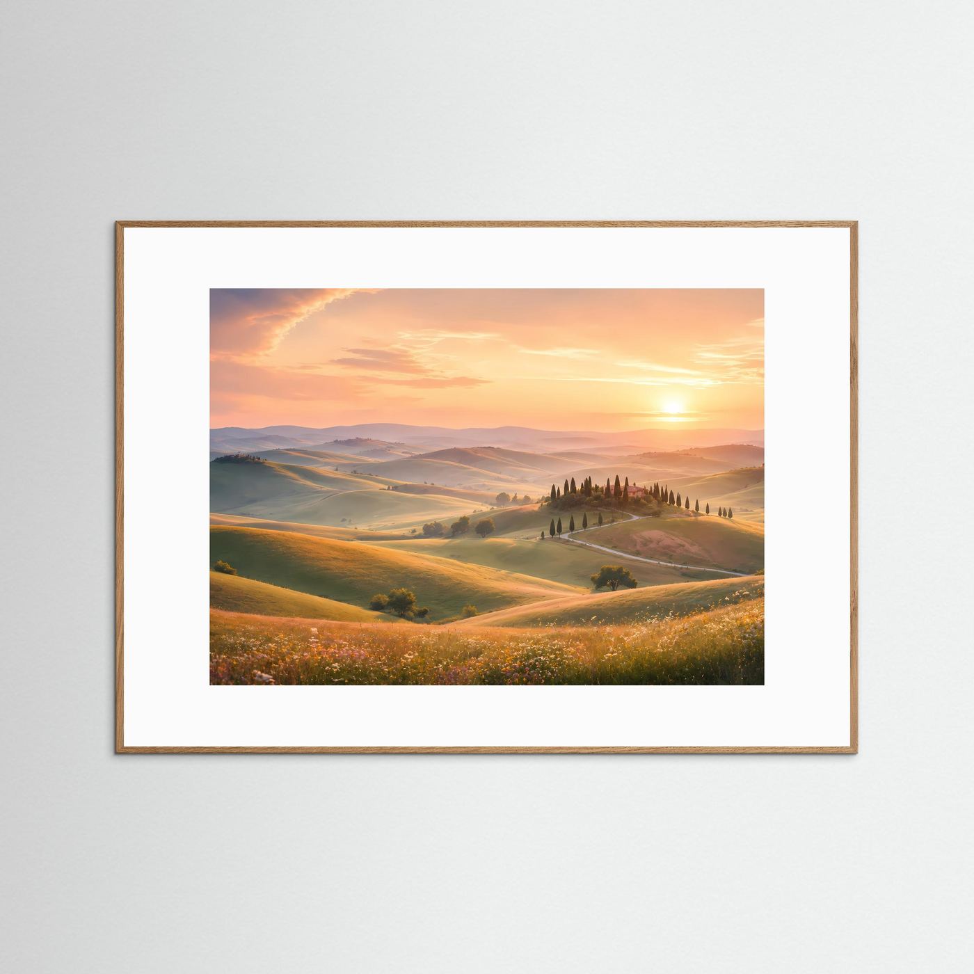 Landschaftsposter Querformat: Sonnenuntergang über Hügeln mit Zypressen, naturholz gerahmt