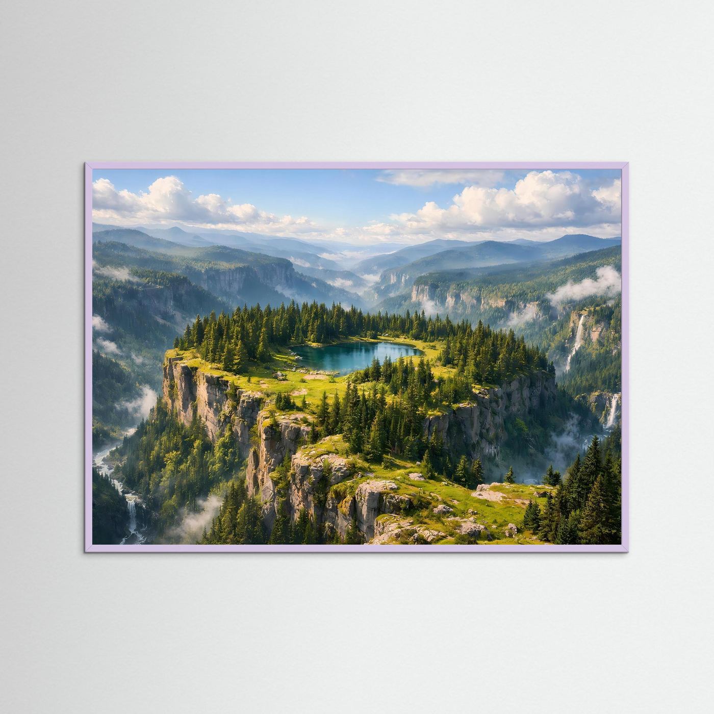 Bergsee-Poster mit Felsplateau im violettem Rahmen, Tannenwald und türkisfarbener See