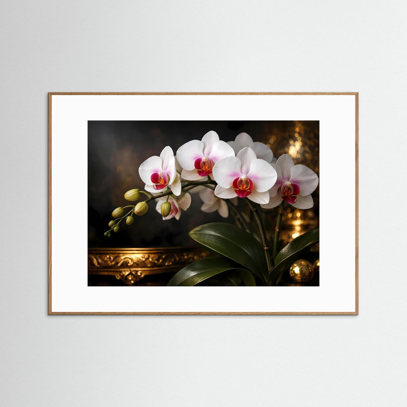 Blumenposter im Querformat mit weißen Orchideen und grünen Blättern, hellbrauner Holzrahmen