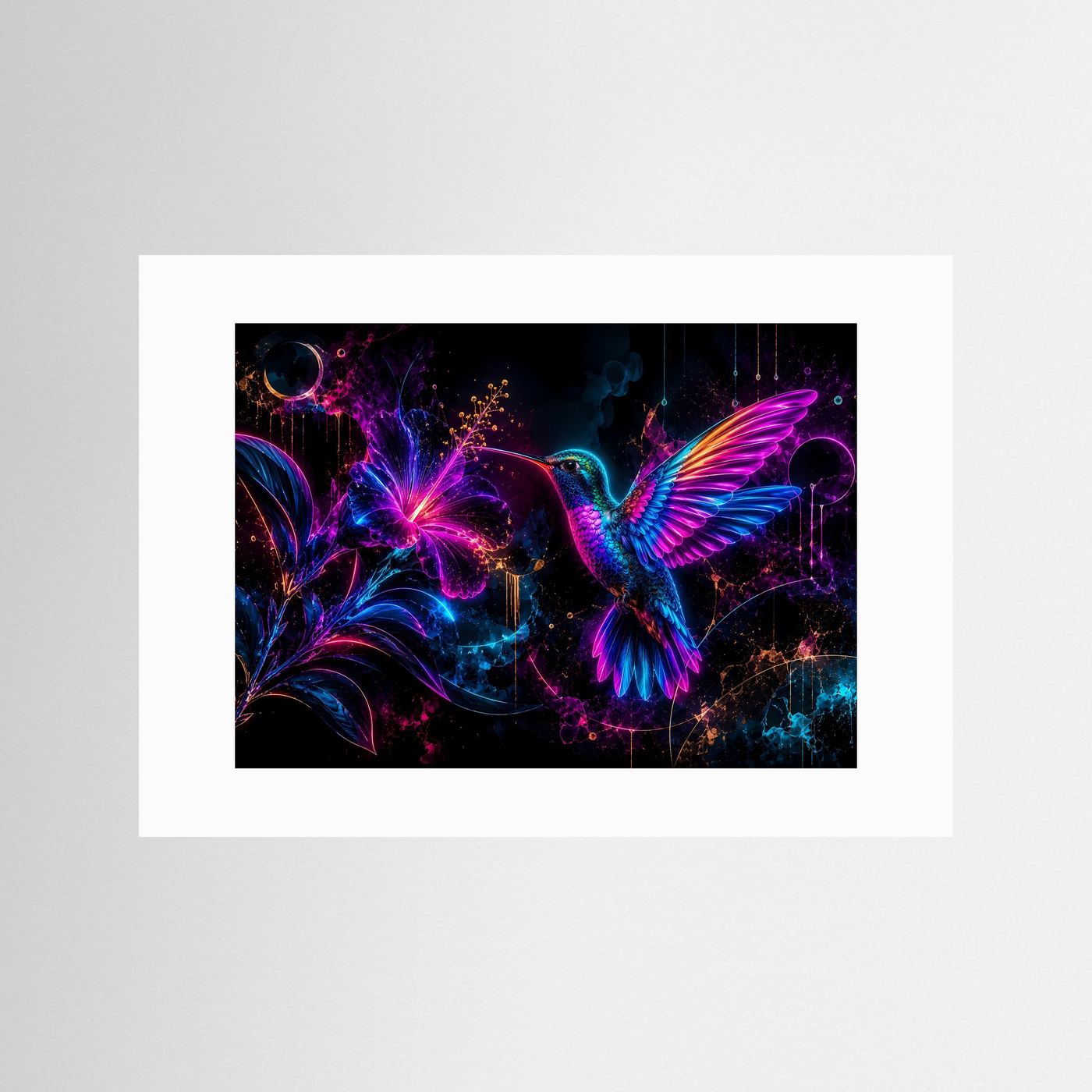 Neon-Kolibri mit Blüte | Futuristische Wandkunst in Pink, Blau & Violett
