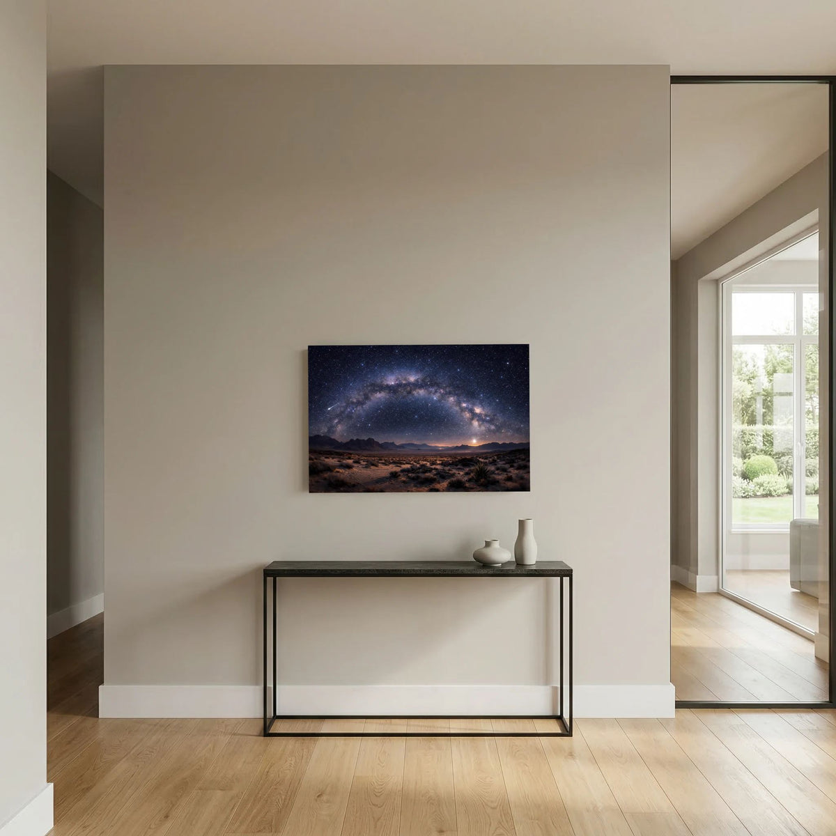 Wandbild zeigt einen klaren Sternenhimmel mit Milchstraße über Wüste bei Nacht