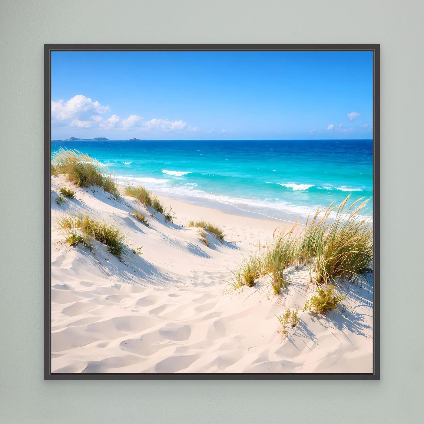 Leinwandbild mit Stranddünen und türkisfarbenem Meer, schwarz gerahmt