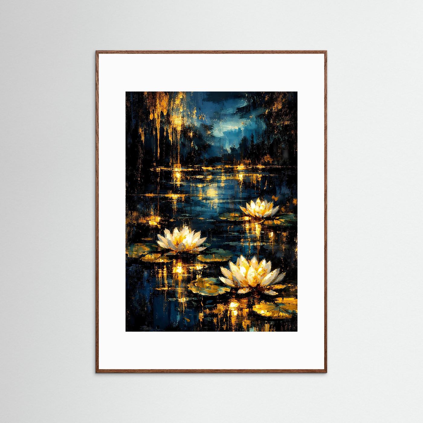 Kunstposter: Seerosen im Teich, abstrakt in Dunkelblau und Gold, brauner Holzrahmen