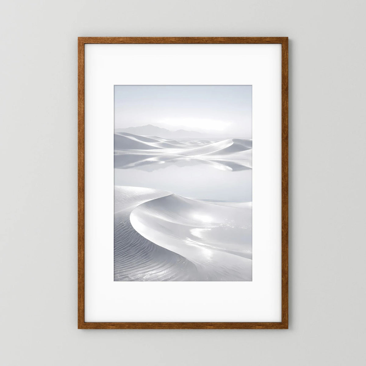 Wandbild mit Holzrahmen, minimalistische Wüstenlandschaft in Weißtönen