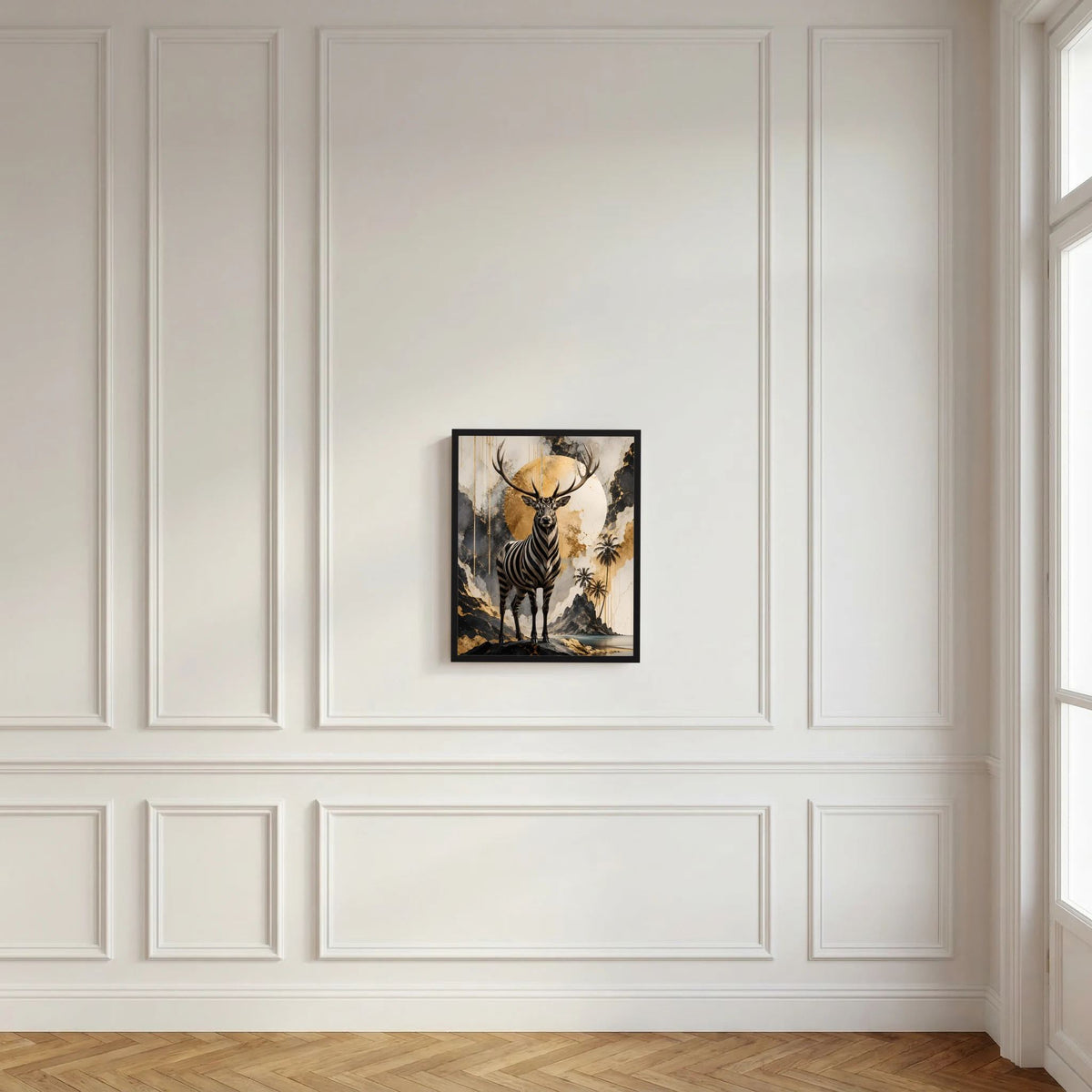 Hochformatiges Kunstposter mit Zebra-Hirsch im schwarzen Rahmen, goldene Mondscheibe