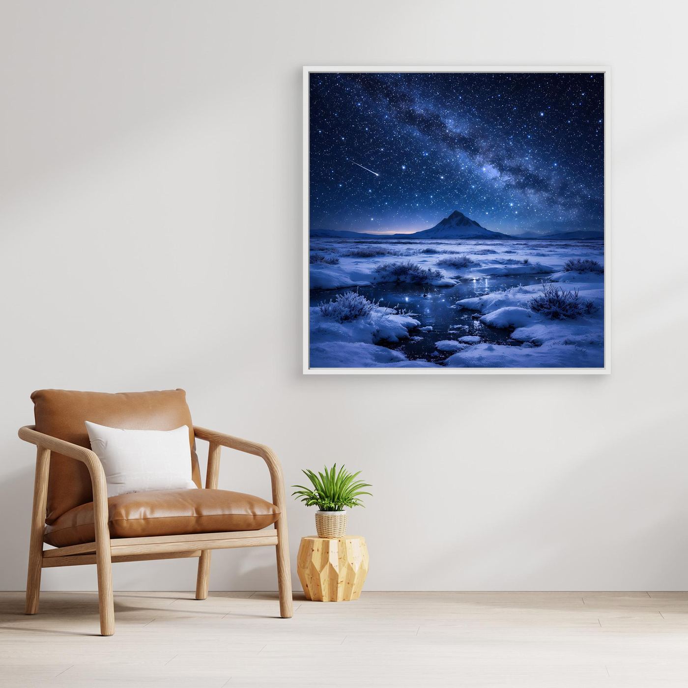 Leinwandbild mit arktischer Schneelandschaft und Sternenhimmel, weißer Rahmen