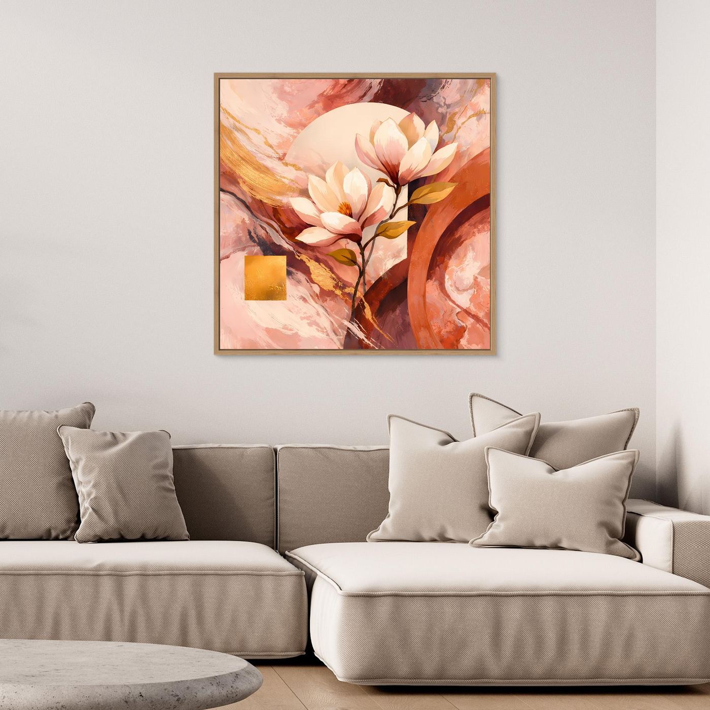 Leinwandbild mit Magnolien in Rosé- und Goldtönen, goldfarbener Rahmen