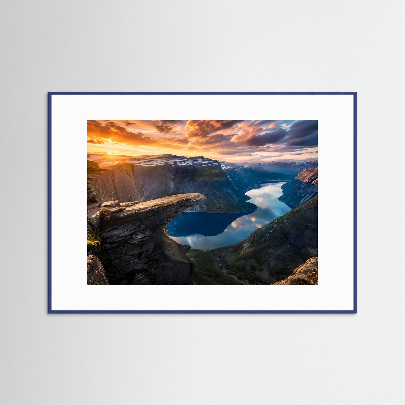 Trolltunga Felsen bei Sonnenuntergang | Norstedt Fjord & Berg Panorama Poster Querformat