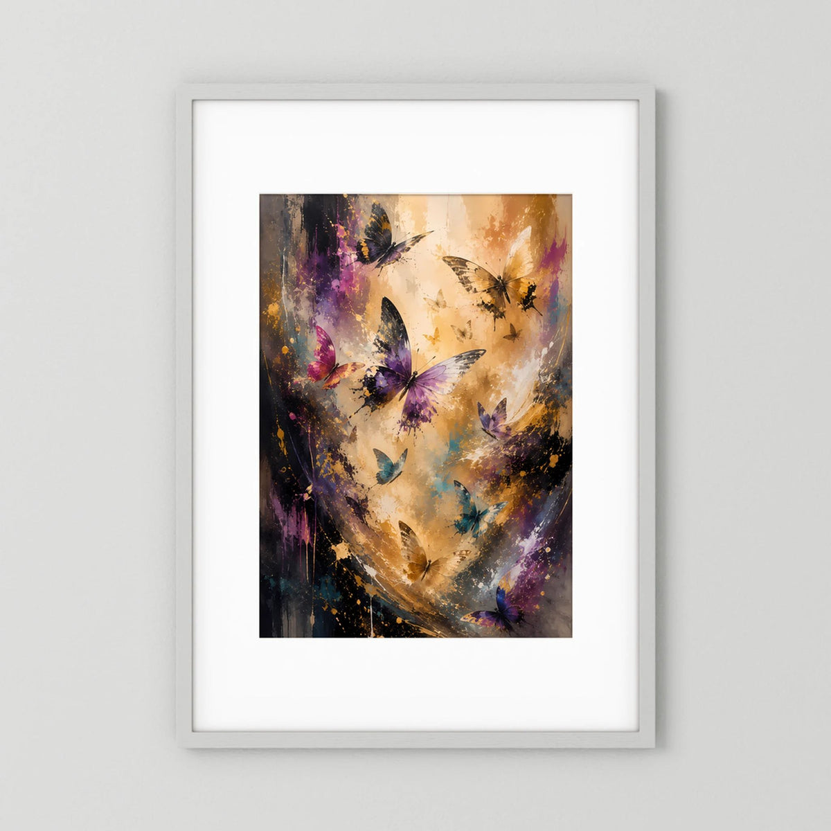 Rahmtes Hochformat-Poster mit abstrakten Schmetterlingen in Gold, Violett und Blau
