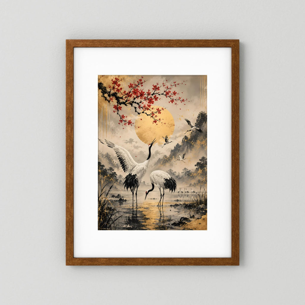 Poster im Hochformat: Kraniche, roter Blütenzweig und goldene Sonne, brauner Holzrahmen