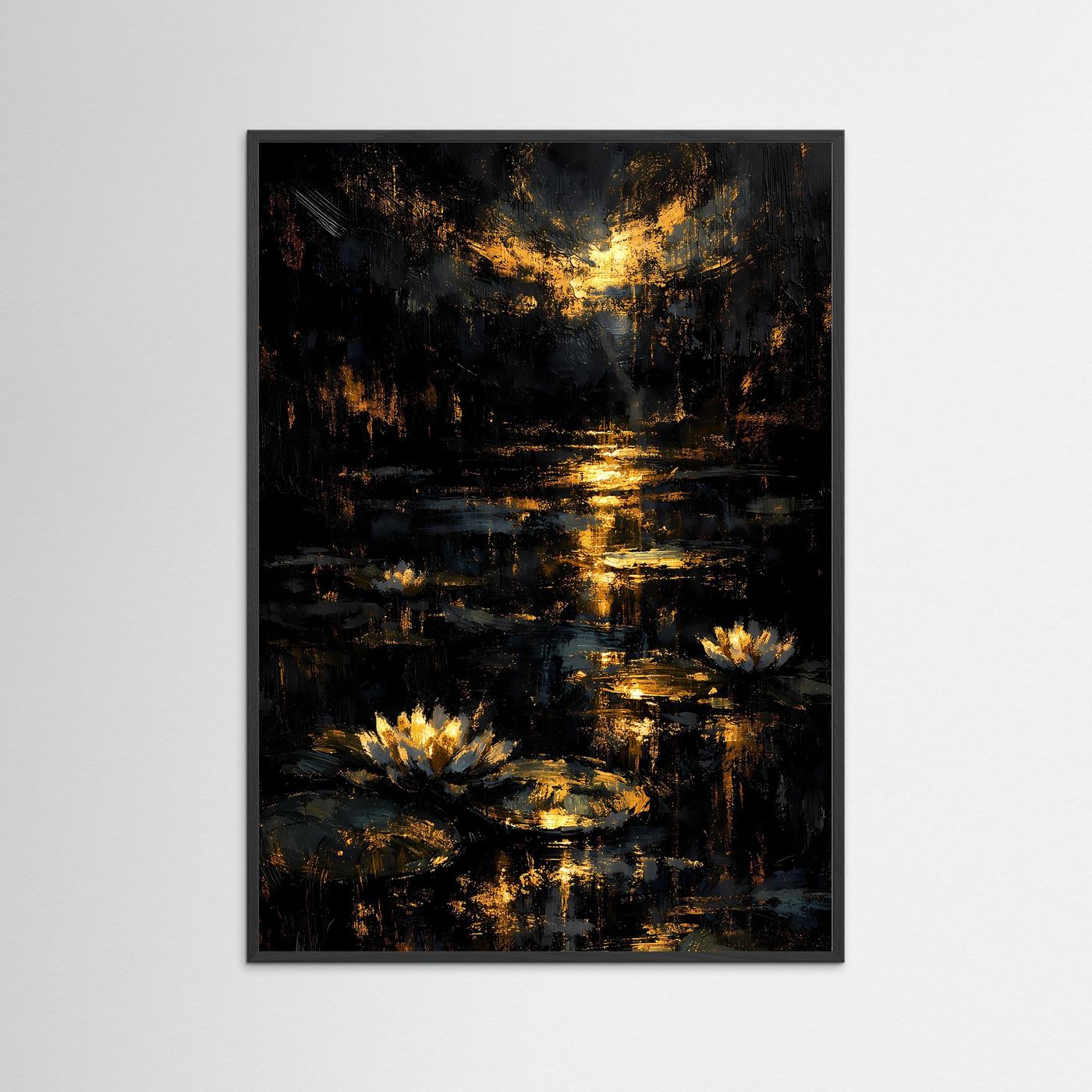 Abstraktes Seerosenteich-Poster im schwarzen Holzrahmen, goldene Reflexe auf dunklem Grund