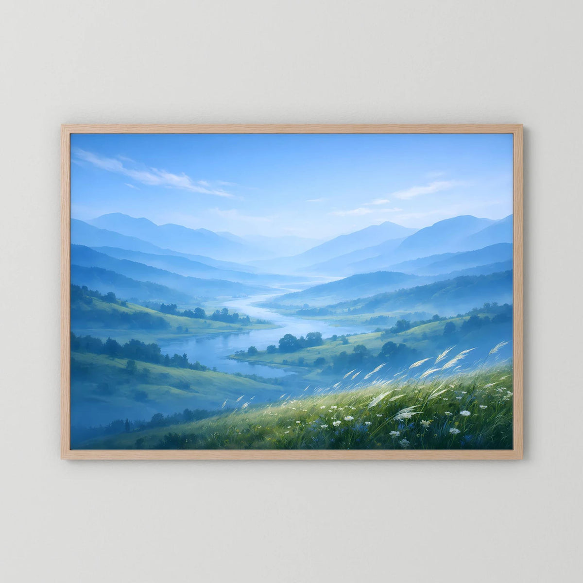 Querformatiges Poster Berglandschaft im Nebeltal im hellbraunen Holzrahmen