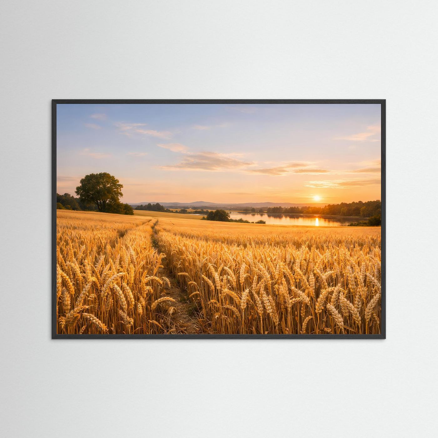 Goldenes Weizenfeld am Seeufer | Sommerlicher Natur-Print Querformat