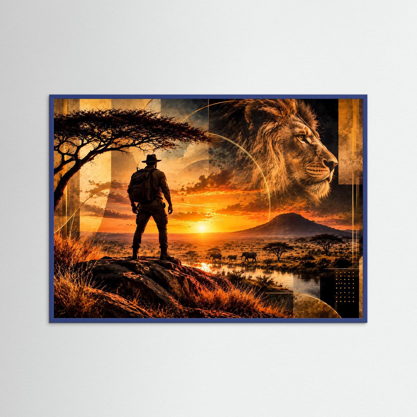 Querformat-Poster im blauem Holzrahmen: Löwe rechts, Ranger mit Rucksack im Sonnenuntergang