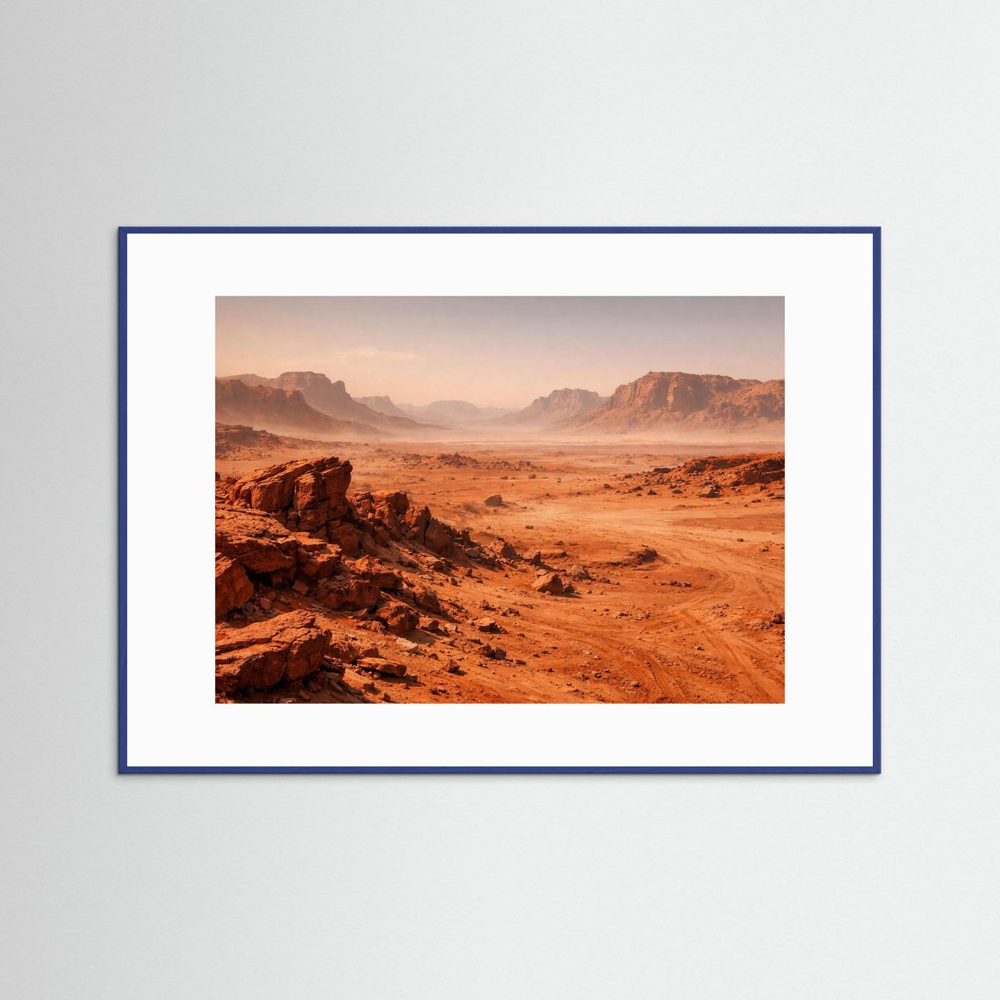Landschaftsposter im Querformat mit blauem Rahmen und Canyonlandschaft im Nebel