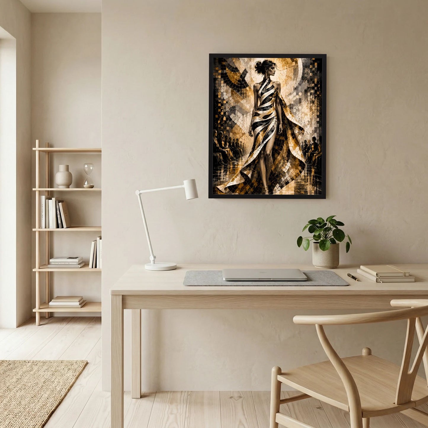 Poster im Hochformat: Porträt einer Frau in Schwarz-Weiß und Gold, schwarzer Rahmen