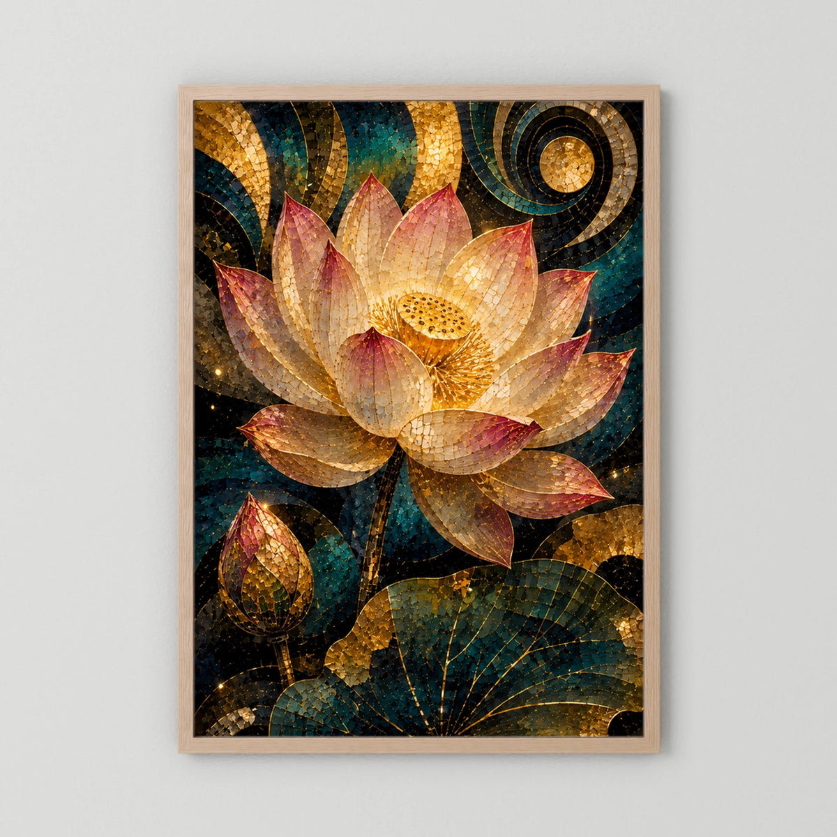 Poster mit Lotusblüte-Mosaik in Gold, Petrol und Rosa, Holzrahmen natur