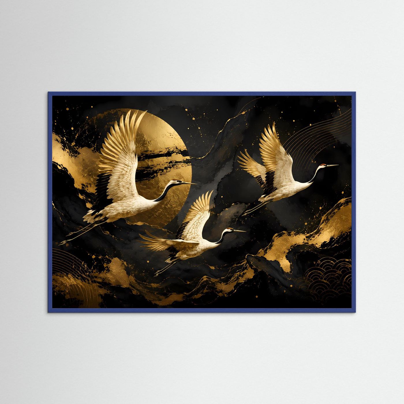 Poster Querformat mit goldenen Kranichen im Flug auf dunklem Hintergrund, blauer Rahmen