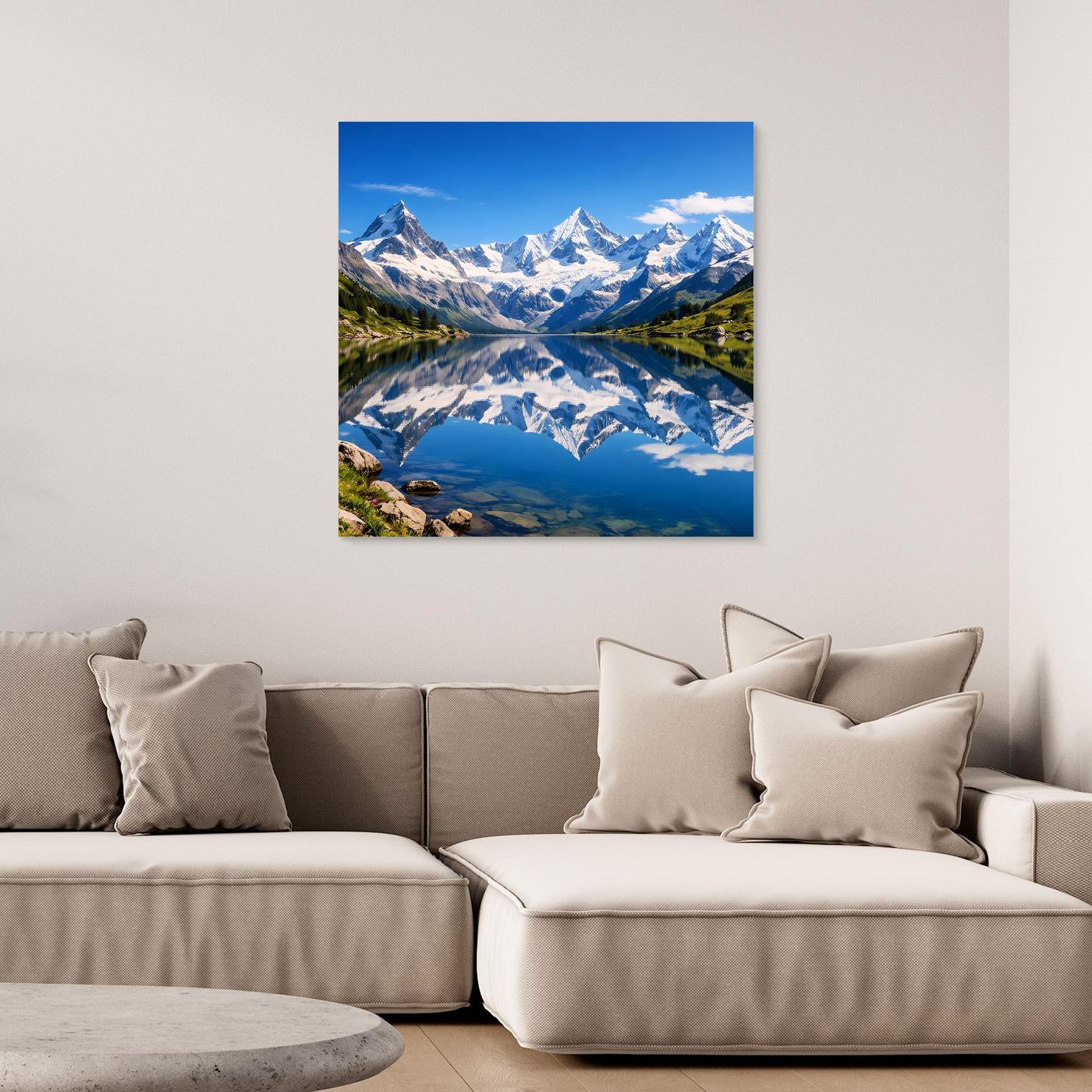Leinwandbild mit Bergsee und Spiegelung, Alpenlandschaft in Blau und Grün