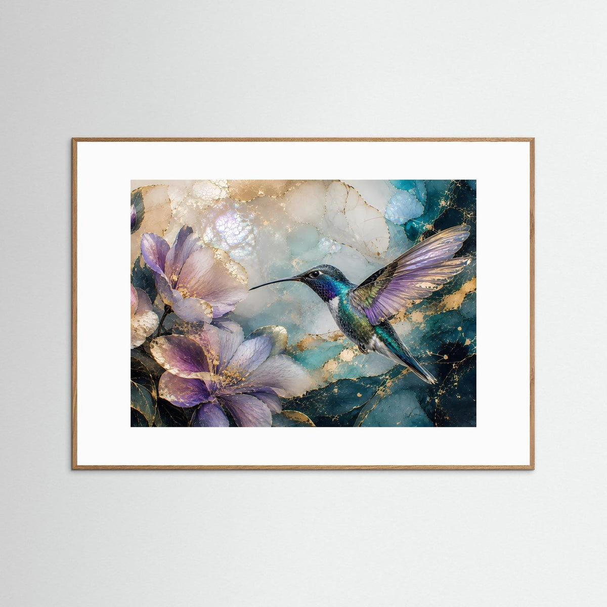 Wandbild mit Kolibri zwischen Blüten in Türkis und Violett, brauner Rahmen