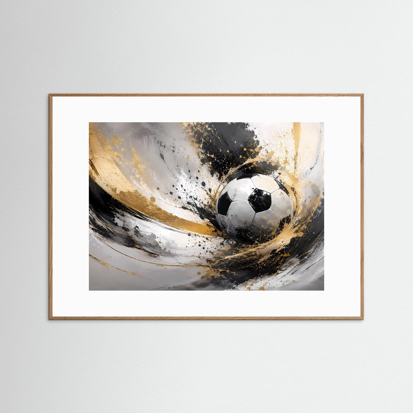 Fußball-Kunstposter im hellen Holzrahmen, weißer Ball auf dynamischen Pinselstrichen