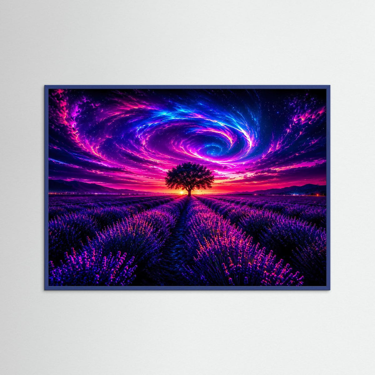 Neon-Wandbild mit dunklem Rahmen: lila Lavendelfeld, Galaxiespirale und Baum-Motiv.
