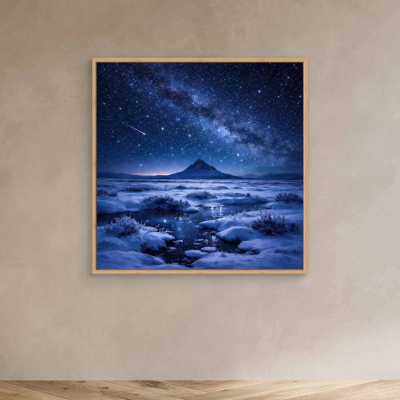Leinwandbild Schneelandschaft mit Sternenhimmel, Polarlicht und Fluss im Eichenrahmen