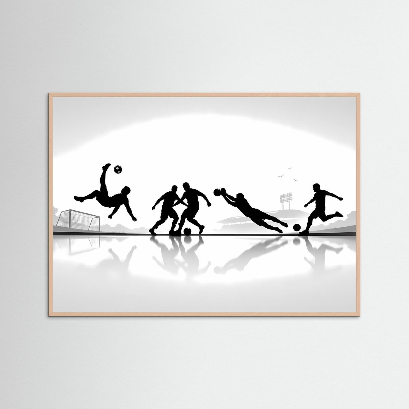 Panorama-Sportposter mit schwarzweißen Fußballer-Silhouetten im Action-Motiv, heller Holzrahmen