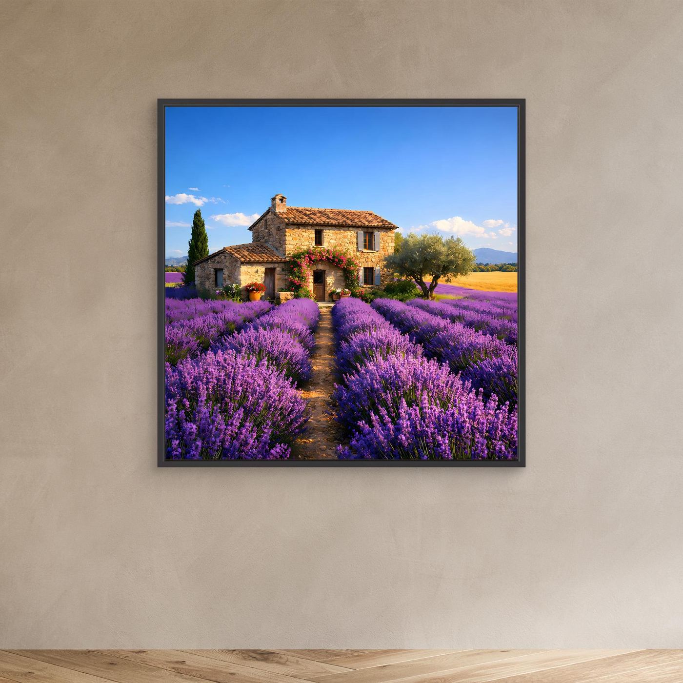 Leinwandbild mit Lavendelfeld und Landhaus im schwarzen Rahmen an der Wand