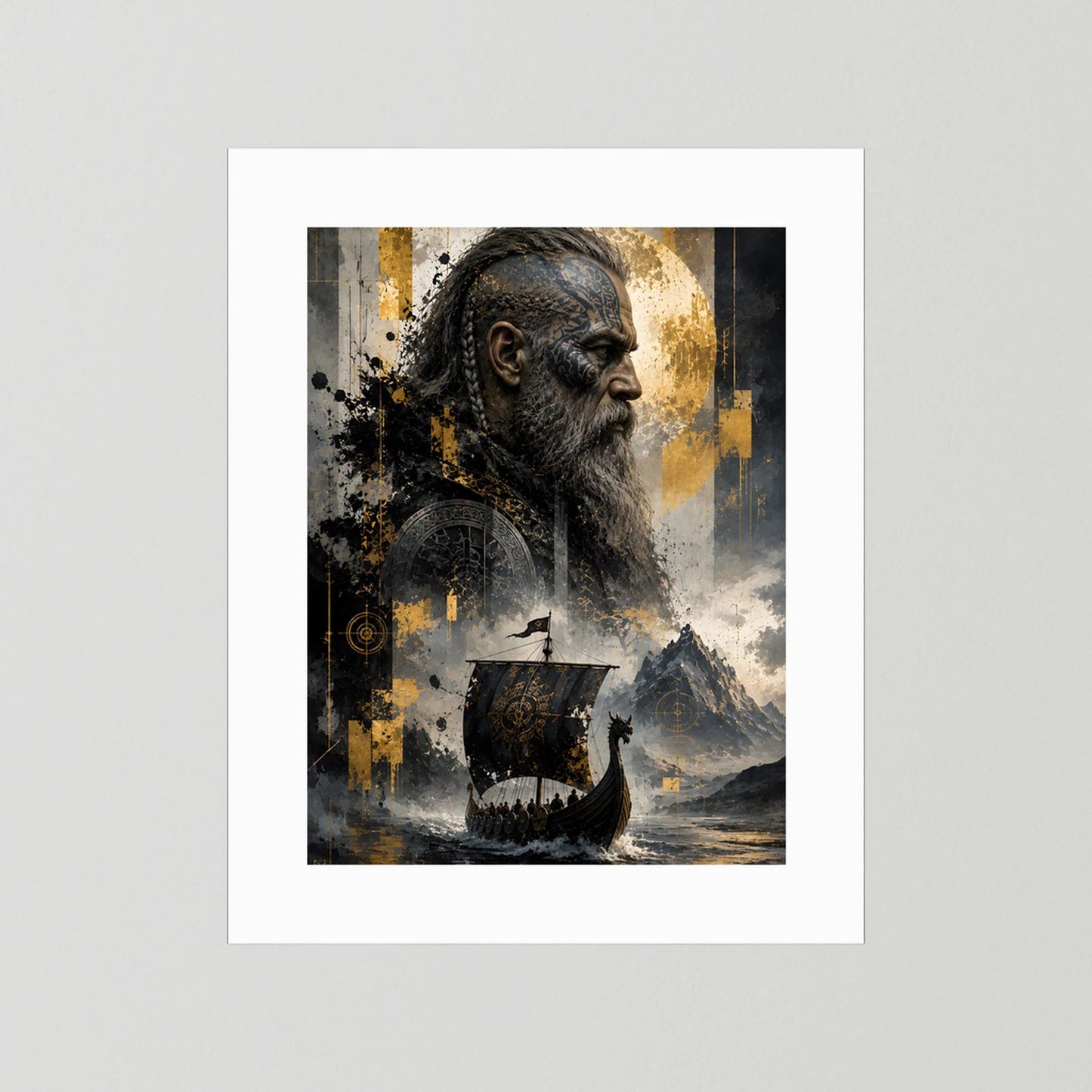 Kunstposter Hochformat mit Wikingerkopf im Profil, Wikingerschiff, gold-schwarz, weiß eingefasst.