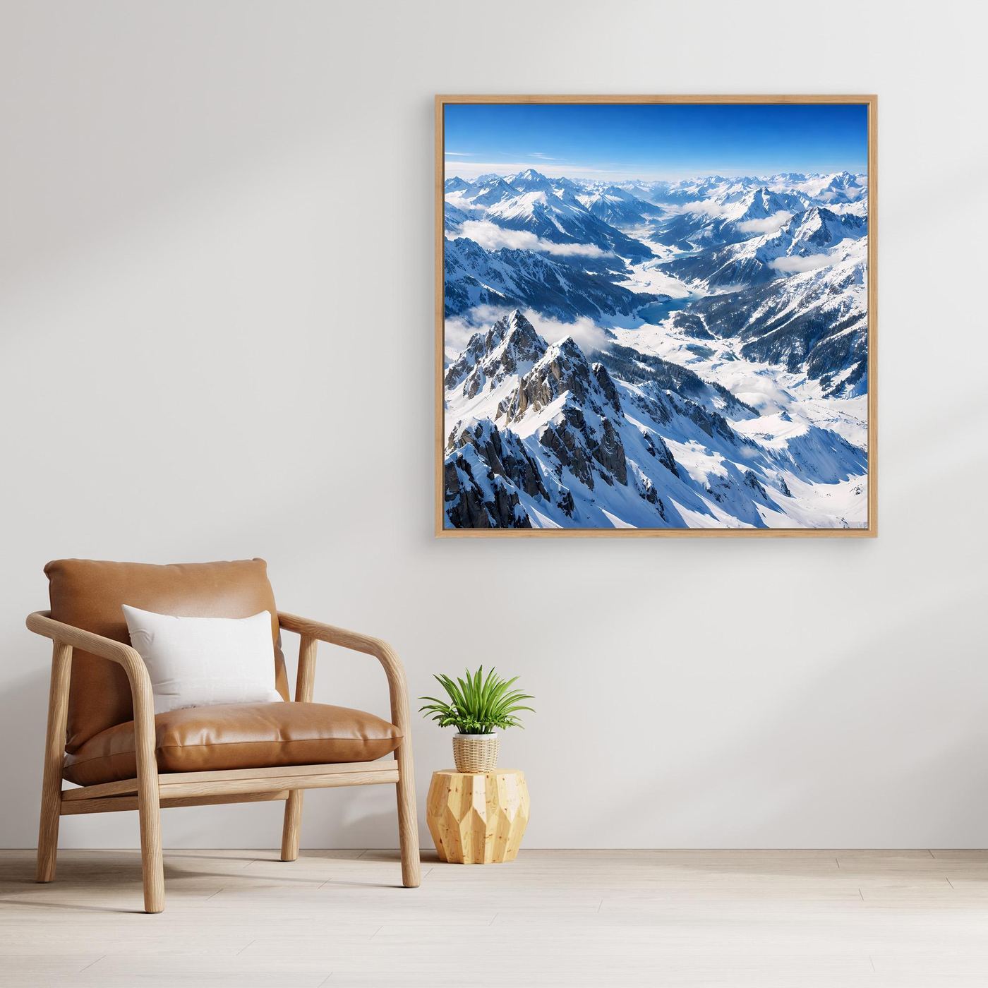 Leinwandbild Alpenpanorama mit schneebedeckten Bergen, mit hellbraunem Holzrahmen
