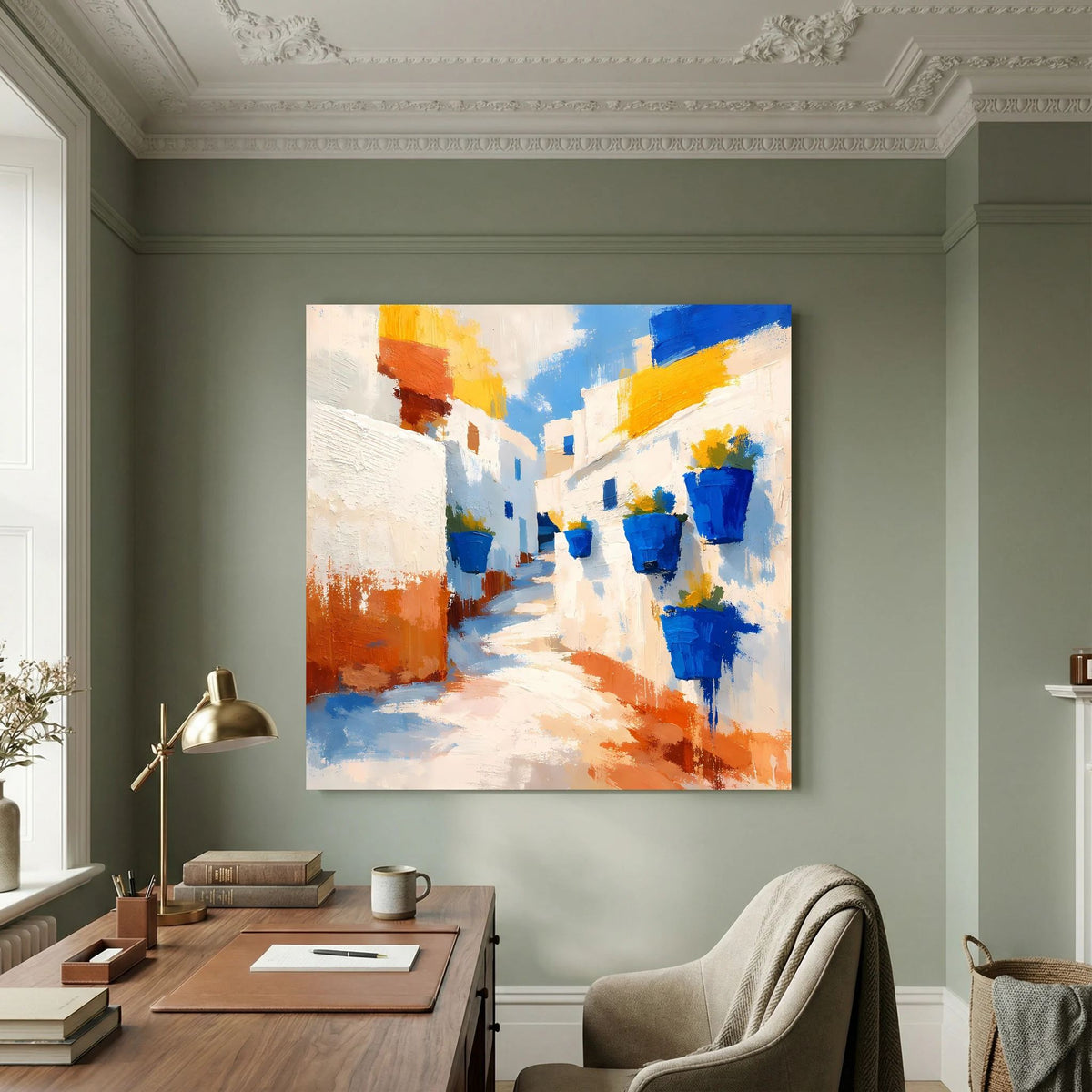 Leinwand-Wandbild mit abstrakter Gasse, weißen Häusern und blauen Blumentöpfen