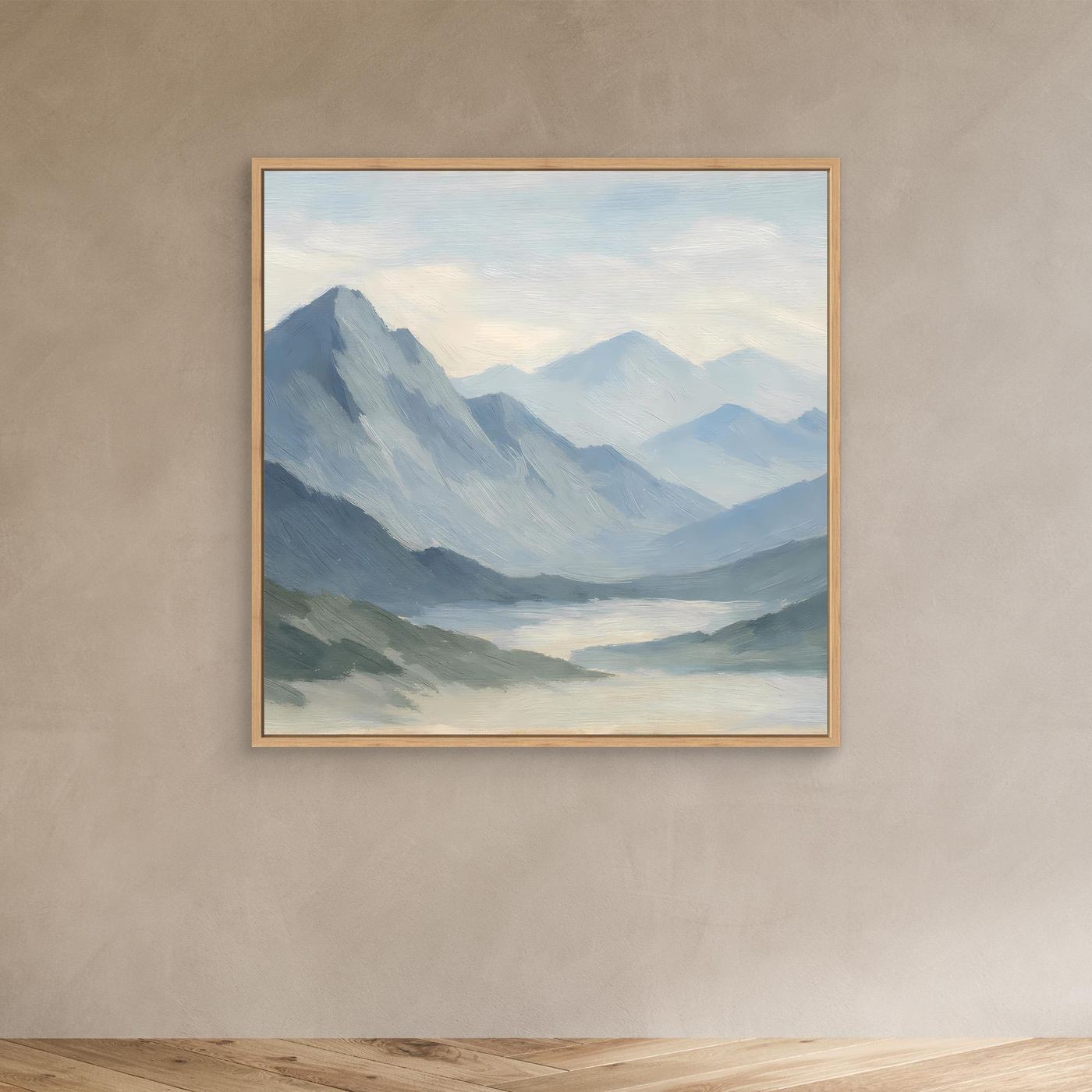 Berglandschafts-Leinwandbild mit Eichenrahmen: neblige Alpenlandschaft in Hellblau