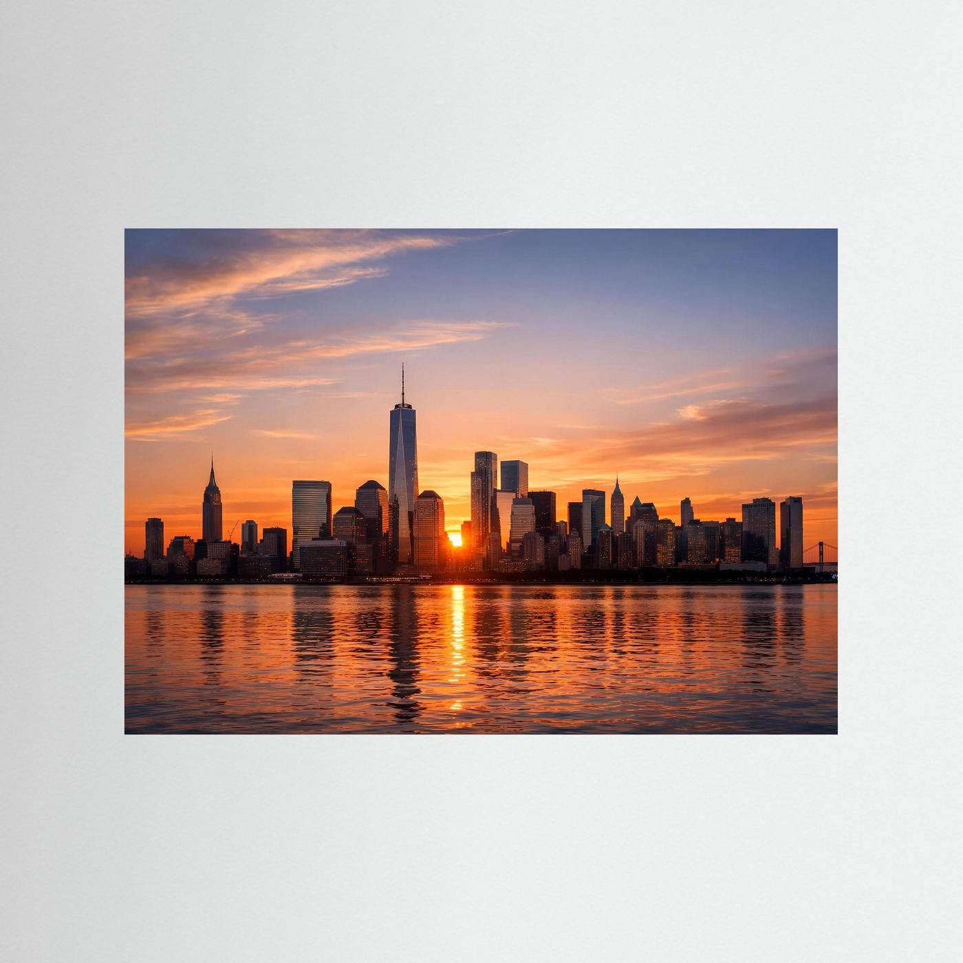 Architekturposter Querformat: New-York-Skyline bei Sonnenuntergang, im blauem Rahmen
