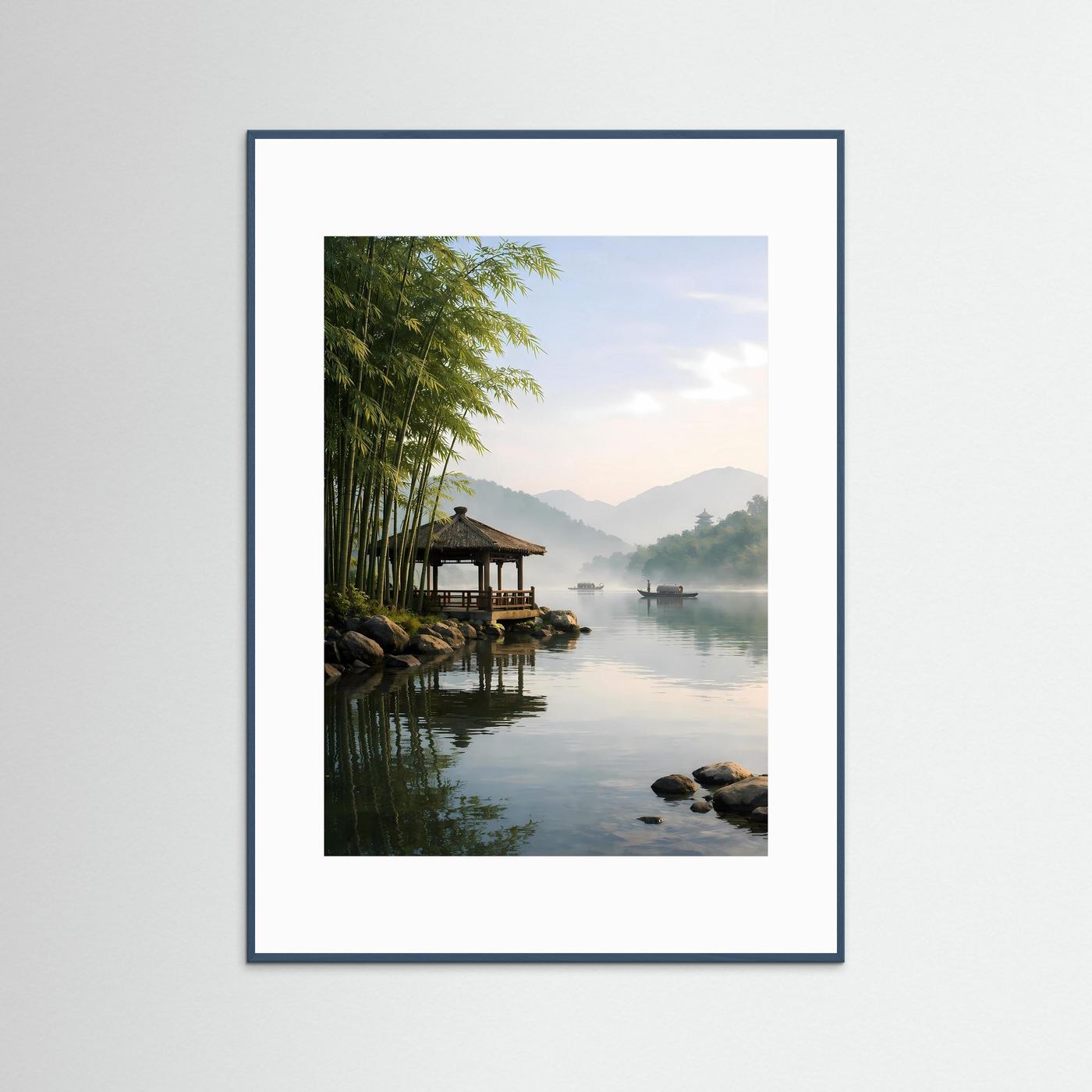 Wandposter mit Steg-Pavillon am Fluss, Bambus am Ufer, im grauen Rahmen