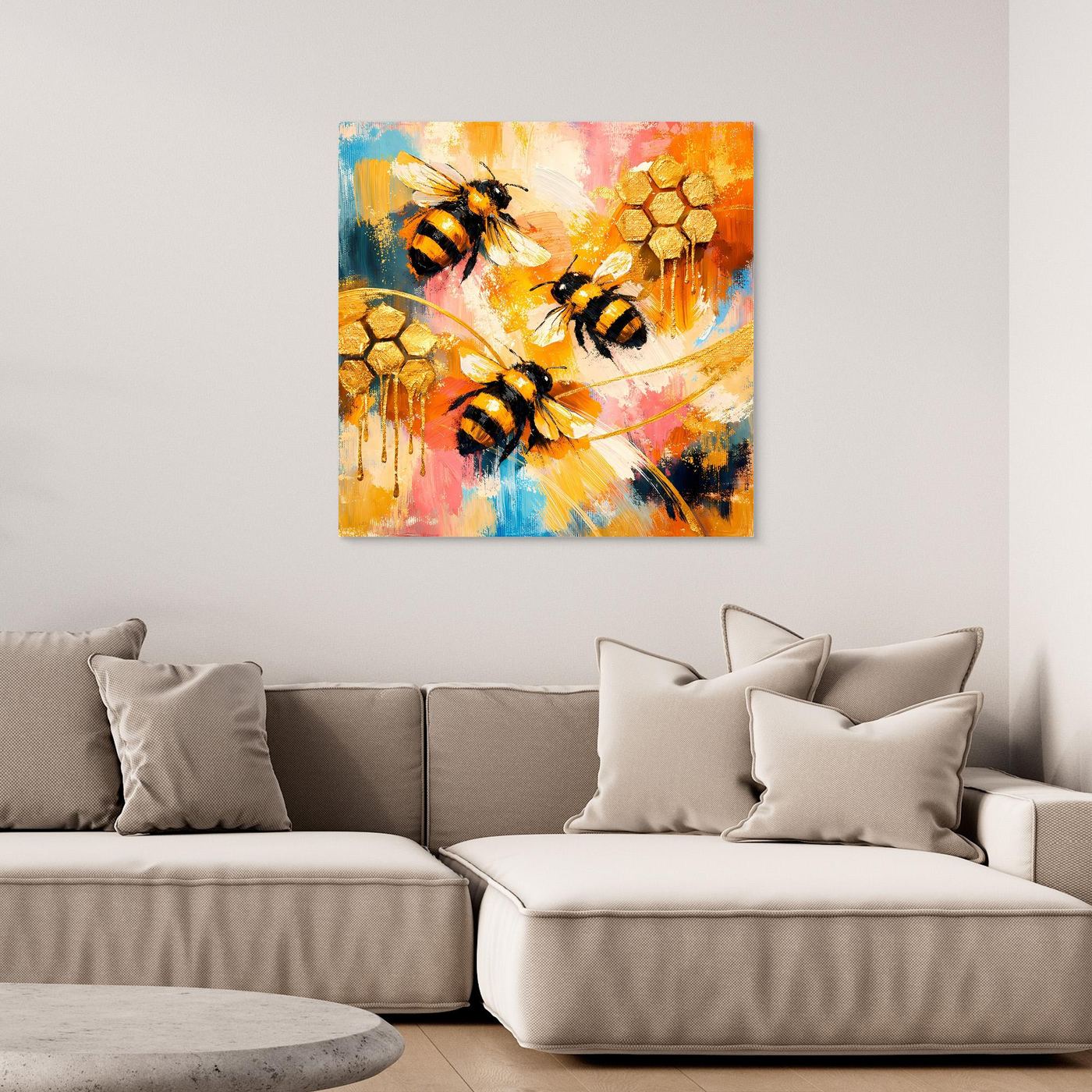 Leinwandbild mit abstrakten Bienen und goldenen Wabenmotiven in bunten Farbtönen
