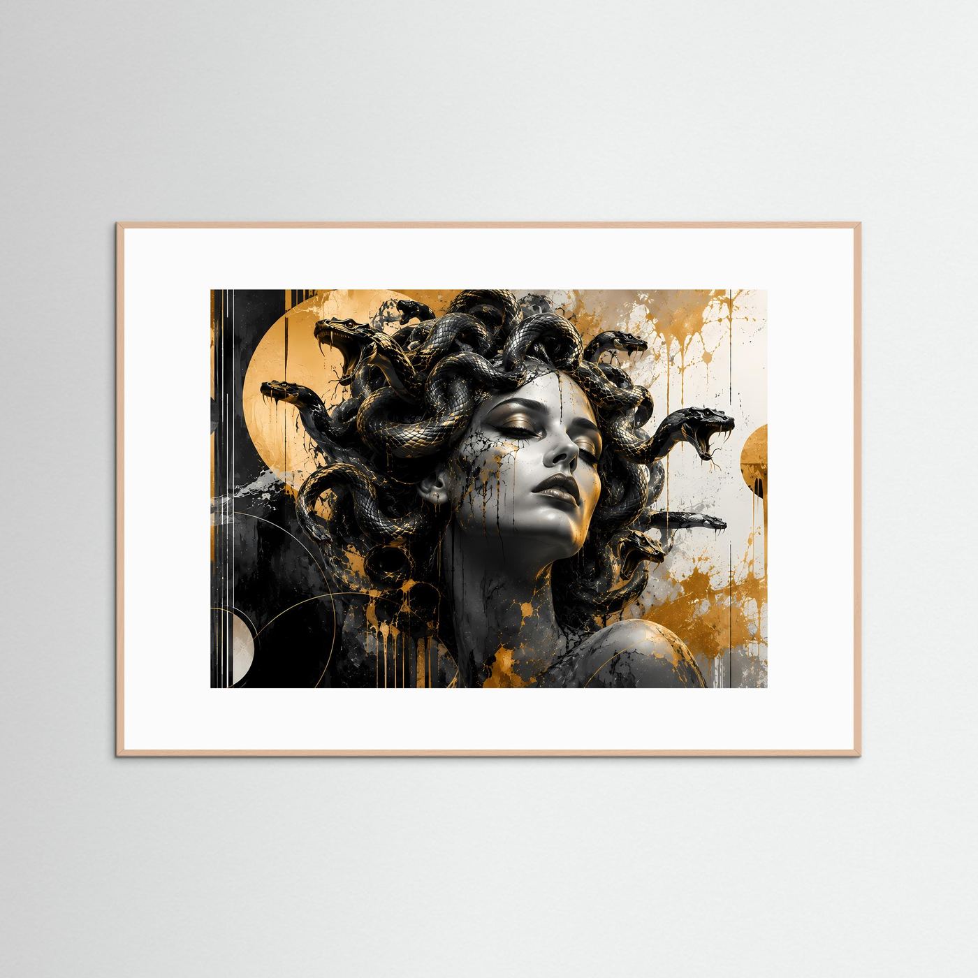 Medusa mit schwarzen Schlangen | Abstrakte Kunst in Schwarz & Gold