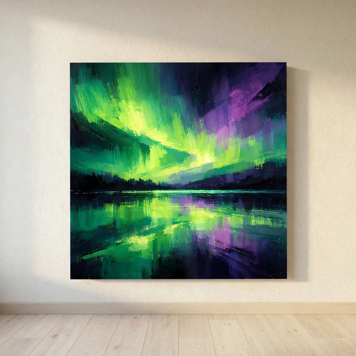 Quadratisches Leinwandbild mit Polarlicht-Explosion in Grün, Blau und Lila, spiegelnde Fläche
